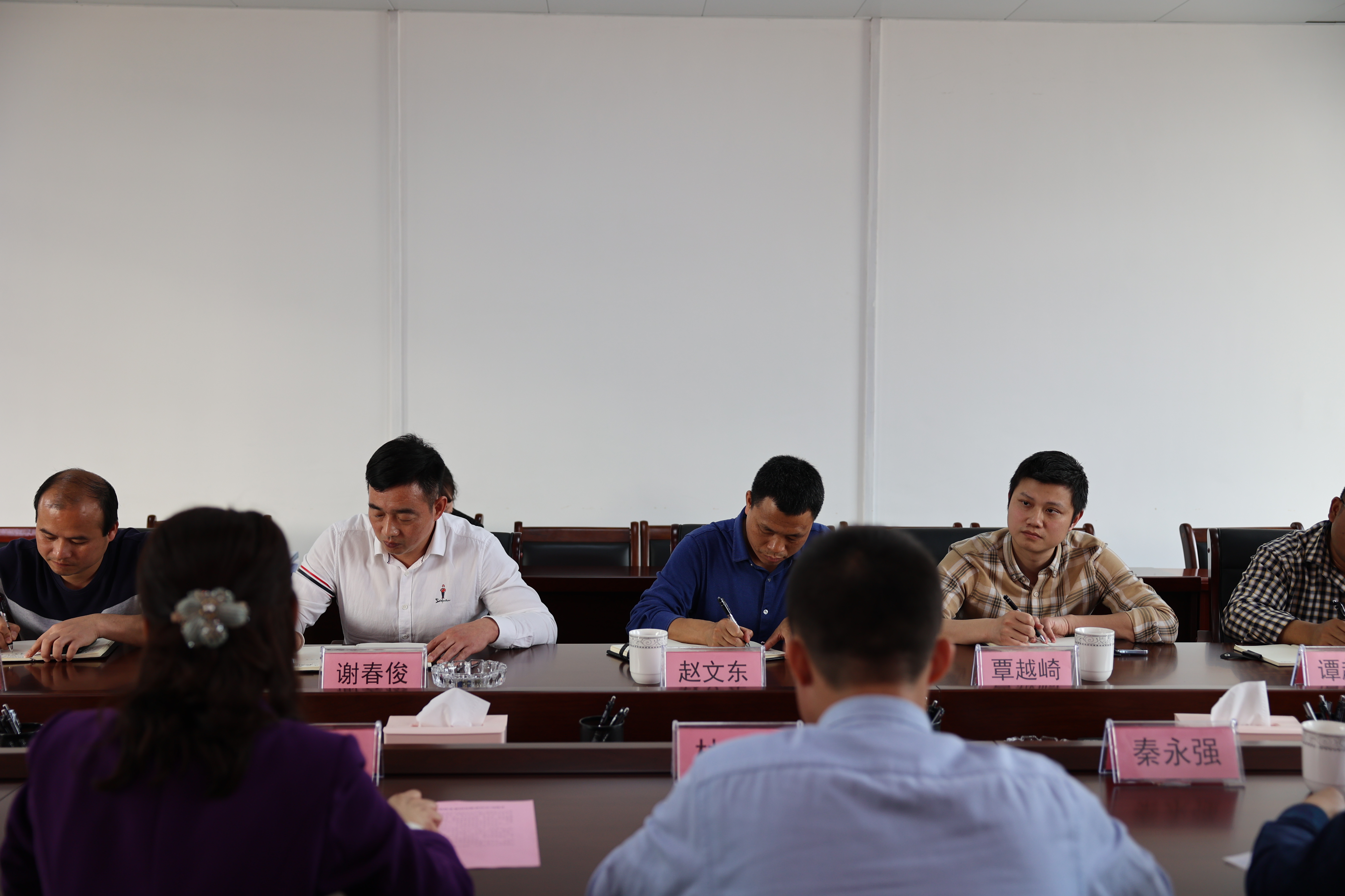 luck18xinli集团与苍梧县林业局召开互换座谈会