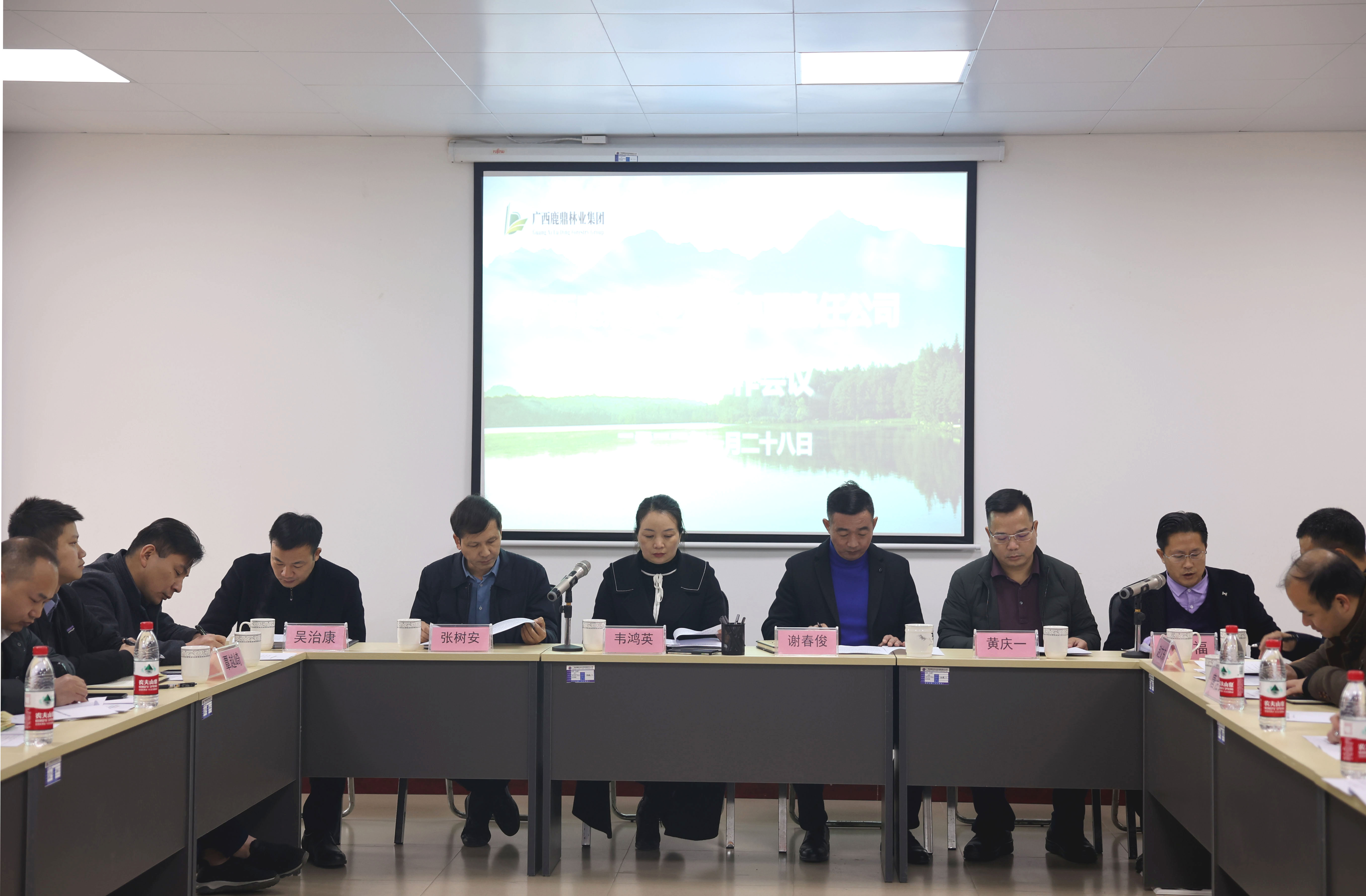 策马扬鞭自奋蹄，，，，，，砥砺前行谱新篇——luck18xinli集团召开2022年工作会议